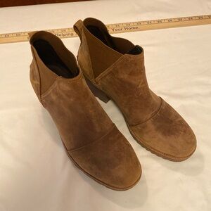 Sorel Chelsea Boots size 8